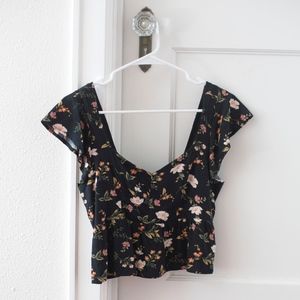 AE CROPPED RUFFLE SLEEVE BLOUSE